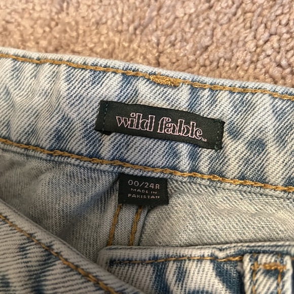 mom jean shorts, good condition size 24/00 - Picture 3 of 3